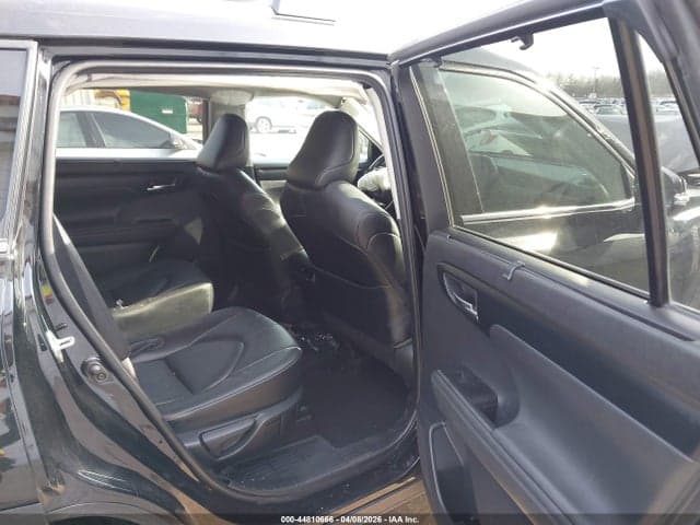 2021 TOYOTA HIGHLANDER XLE 9
