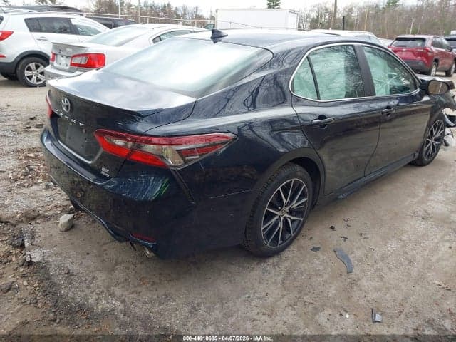 2021 TOYOTA CAMRY SE AWD 4