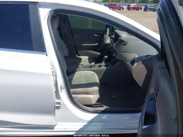 2017 CHEVROLET CRUZE LT AUTO 5