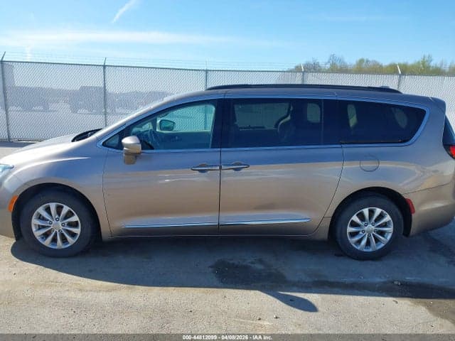 2017 CHRYSLER PACIFICA TOURING-L 14