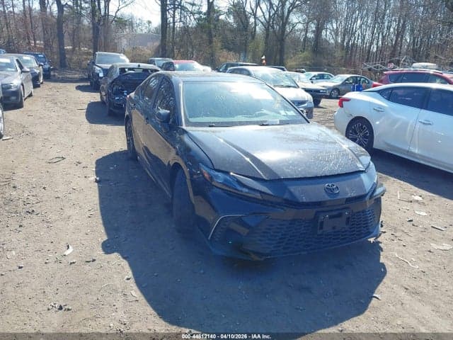2025 TOYOTA CAMRY SE 1
