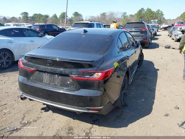 2025 TOYOTA CAMRY SE 4