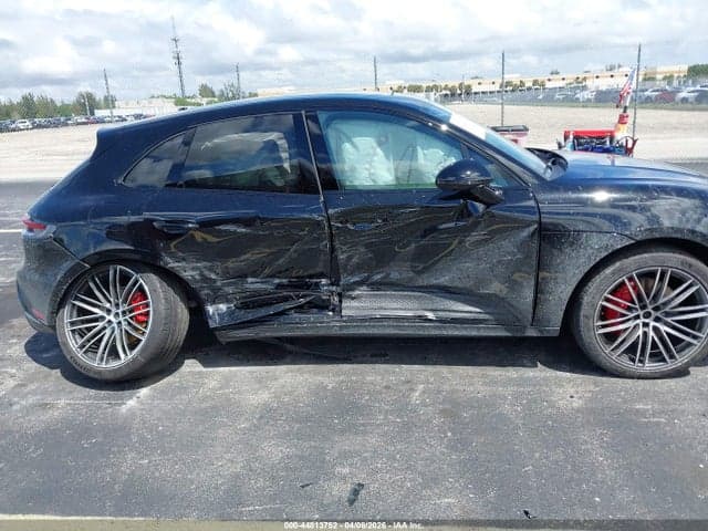 2026 PORSCHE MACAN S 6