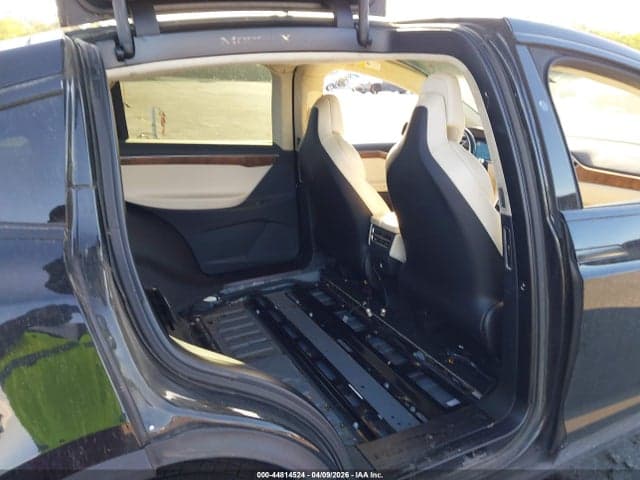 2017 TESLA MODEL X 8