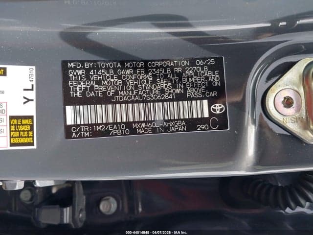 2025 TOYOTA PRIUS XLE 9