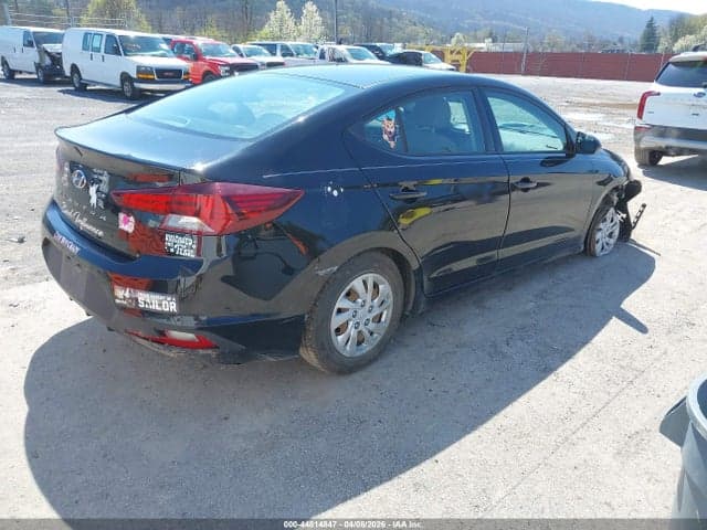 2020 HYUNDAI ELANTRA SE 4
