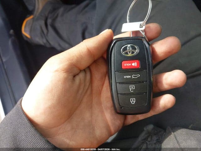 2025 TOYOTA CAMRY SE 12
