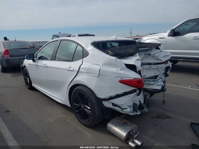 2025 TOYOTA CAMRY SE 4