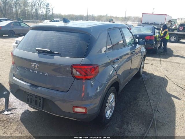 2021 HYUNDAI VENUE SE 4