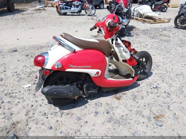 2025 HONDA NCW50 4