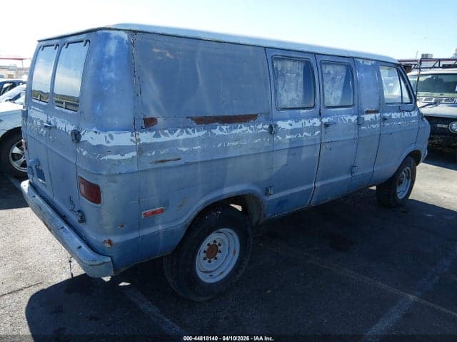1972 DODGE VAN 4