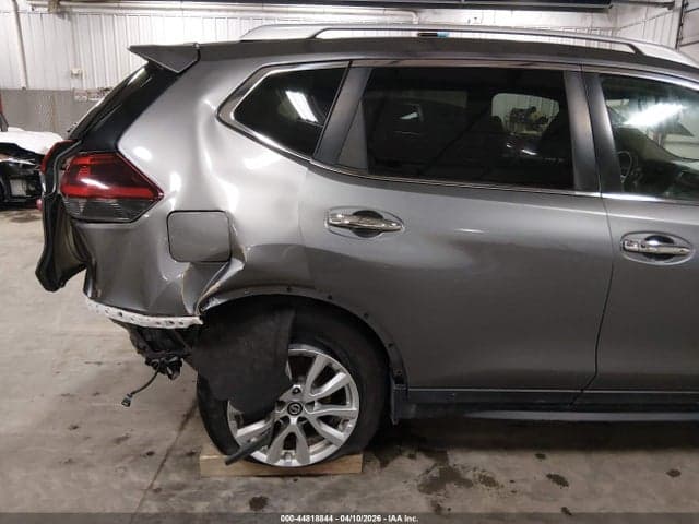 2018 NISSAN ROGUE SV 19
