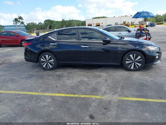 2022 NISSAN ALTIMA SV FWD 13