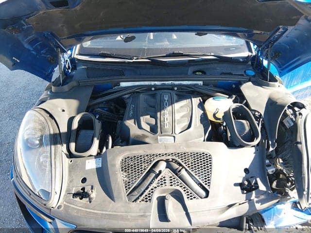 2015 PORSCHE MACAN TURBO 10