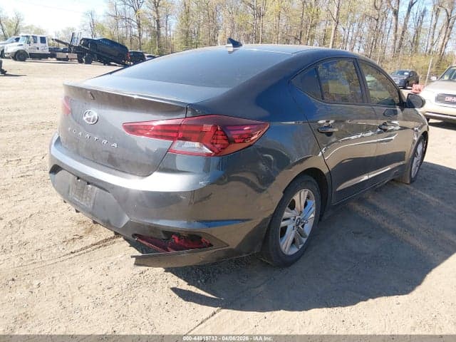 2020 HYUNDAI ELANTRA SEL 4