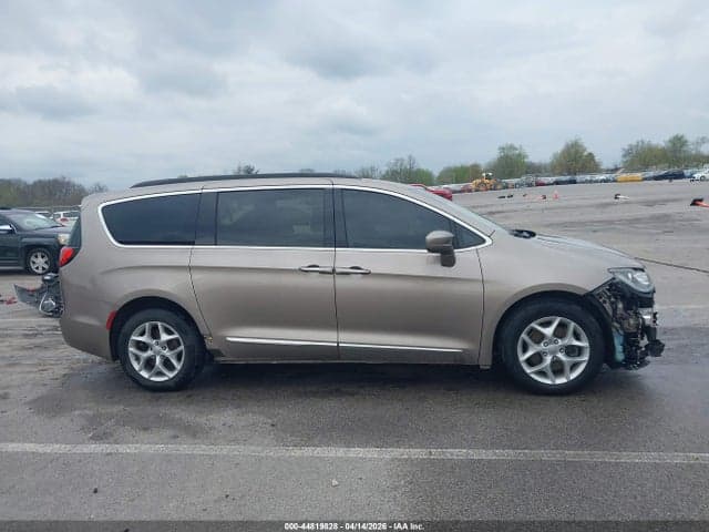 2017 CHRYSLER PACIFICA TOURING-L 14