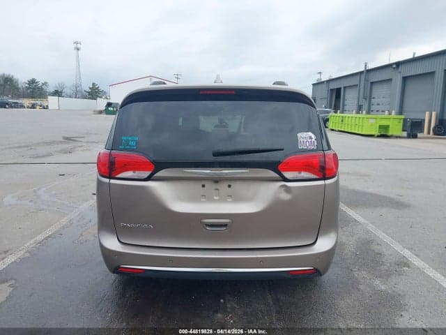 2017 CHRYSLER PACIFICA TOURING-L 17