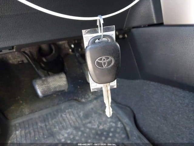 2017 TOYOTA RAV4 LE 11