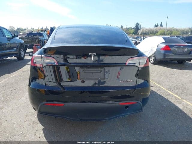 2024 TESLA MODEL Y PERFORMANCE DUAL MOTOR ALL-WHEEL DRIVE 17