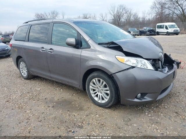 2017 TOYOTA SIENNA XLE 8 PASSENGER - 1