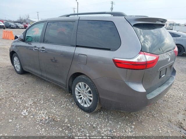 2017 TOYOTA SIENNA XLE 8 PASSENGER 3