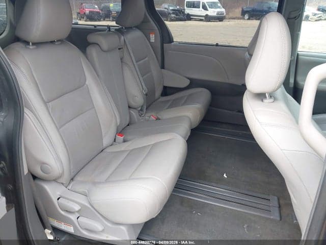 2017 TOYOTA SIENNA XLE 8 PASSENGER 8