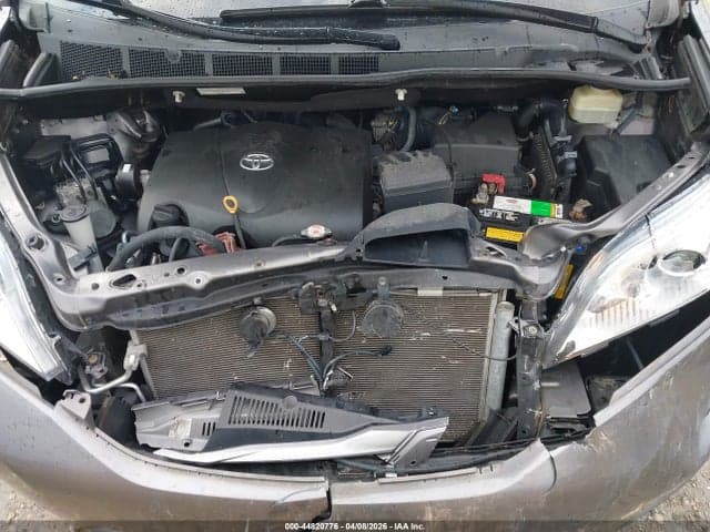 2017 TOYOTA SIENNA XLE 8 PASSENGER 10