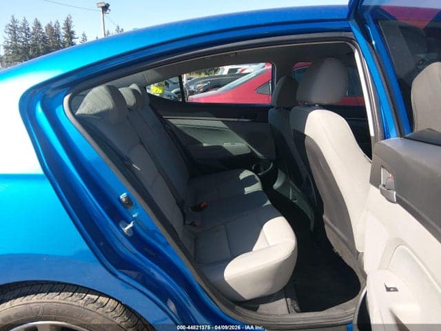 2017 HYUNDAI ELANTRA SE 8