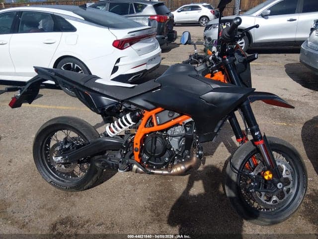 2026 KTM 690 SMC R 12