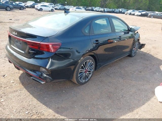 2023 KIA FORTE GT 4