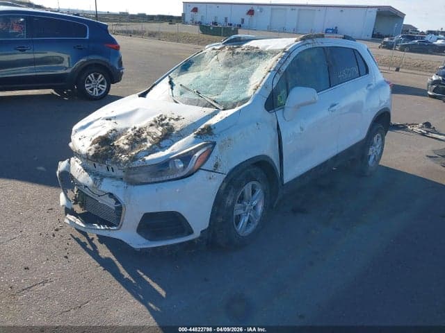 2020 CHEVROLET TRAX AWD LT 2