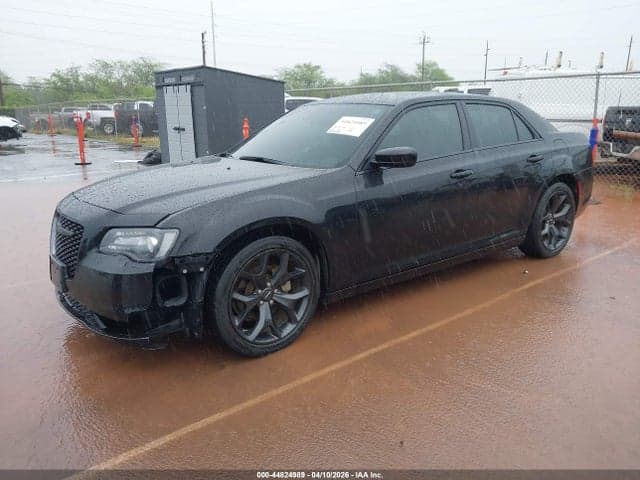 2022 CHRYSLER 300 TOURING 2
