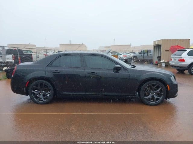 2022 CHRYSLER 300 TOURING 13