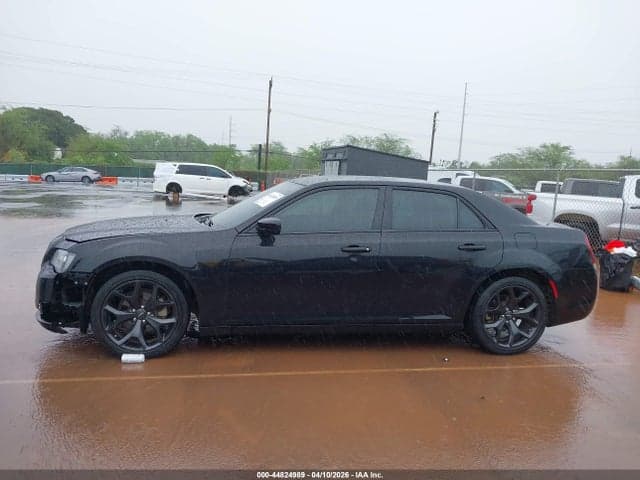 2022 CHRYSLER 300 TOURING 14