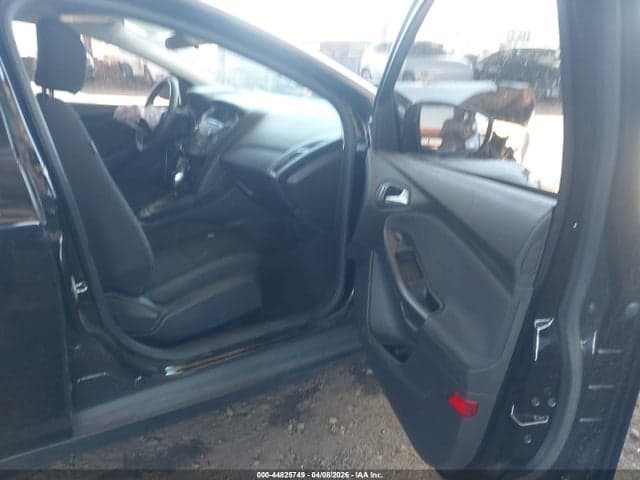 2017 FORD FOCUS SE 5