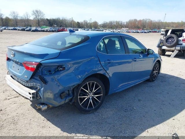 2024 TOYOTA CAMRY SE 4