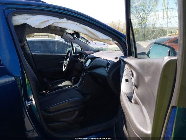2019 CHEVROLET TRAX LT 5