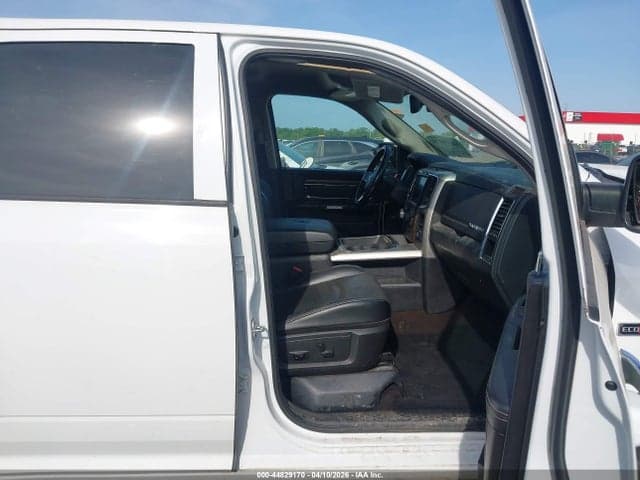 2016 RAM 1500 LARAMIE 5
