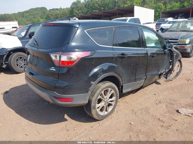 2017 FORD ESCAPE SE 4