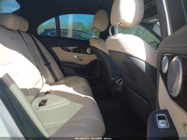 2019 MERCEDES-BENZ C 300 8