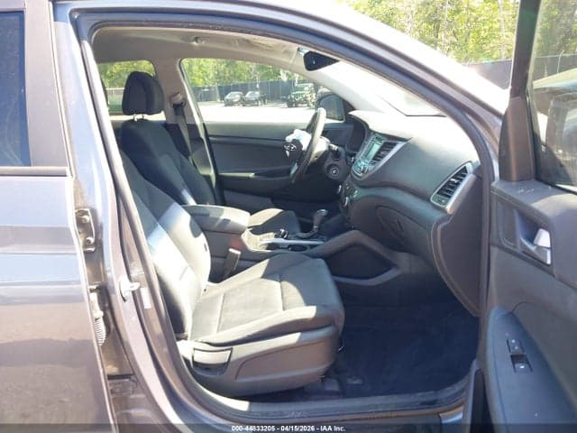 2017 HYUNDAI TUCSON SE 5
