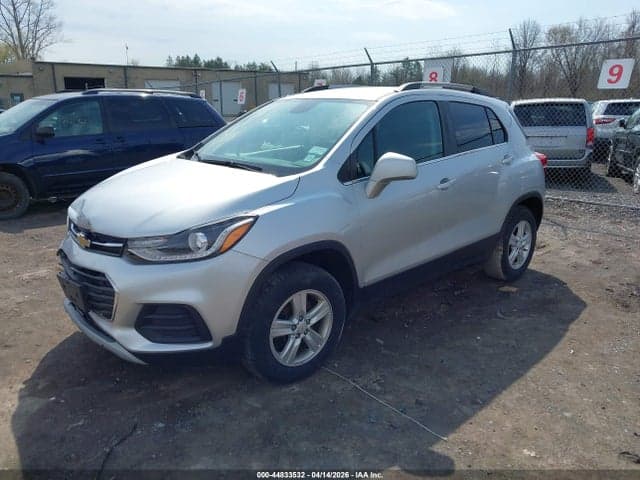 2020 CHEVROLET TRAX AWD LT 2