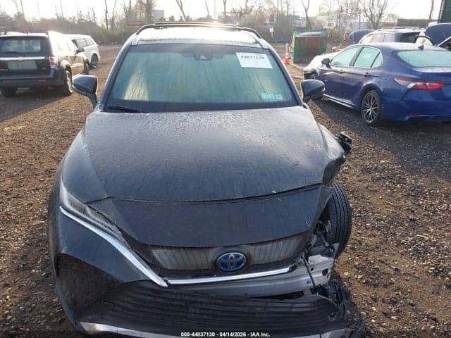 2022 TOYOTA VENZA XLE 12