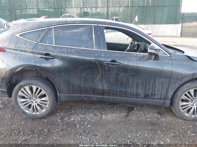 2022 TOYOTA VENZA XLE 13