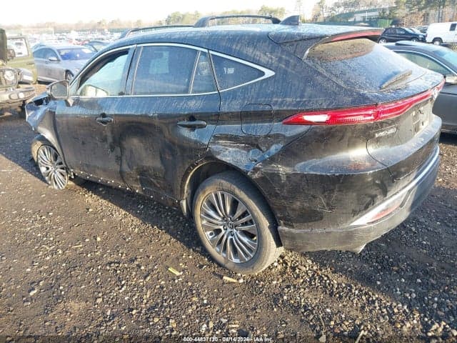 2022 TOYOTA VENZA XLE 3