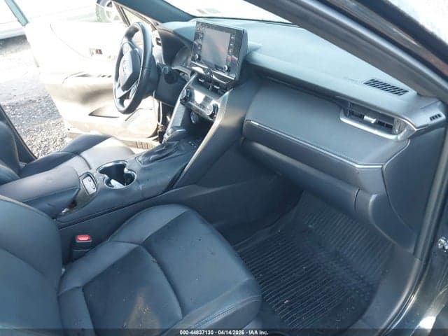 2022 TOYOTA VENZA XLE 5