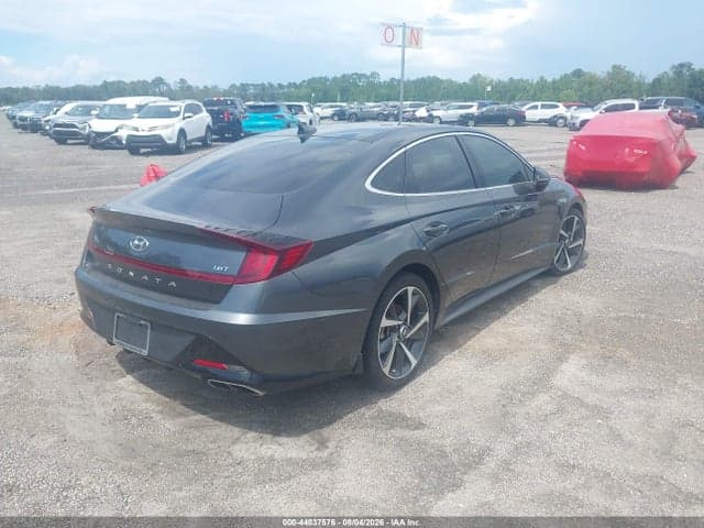 2022 HYUNDAI SONATA SEL PLUS 4