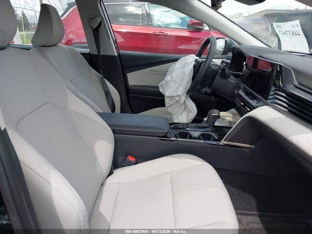 2026 TOYOTA CAMRY XLE 5