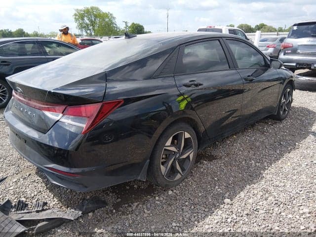 2023 HYUNDAI ELANTRA SEL 4