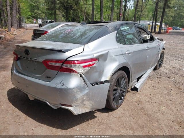 2020 TOYOTA CAMRY XSE 4